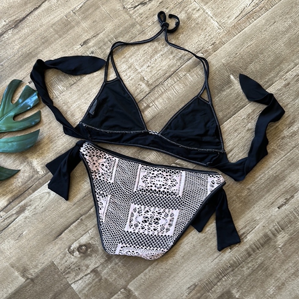Becca crochet blush on black two piece bikini large - Picture 8 of 12